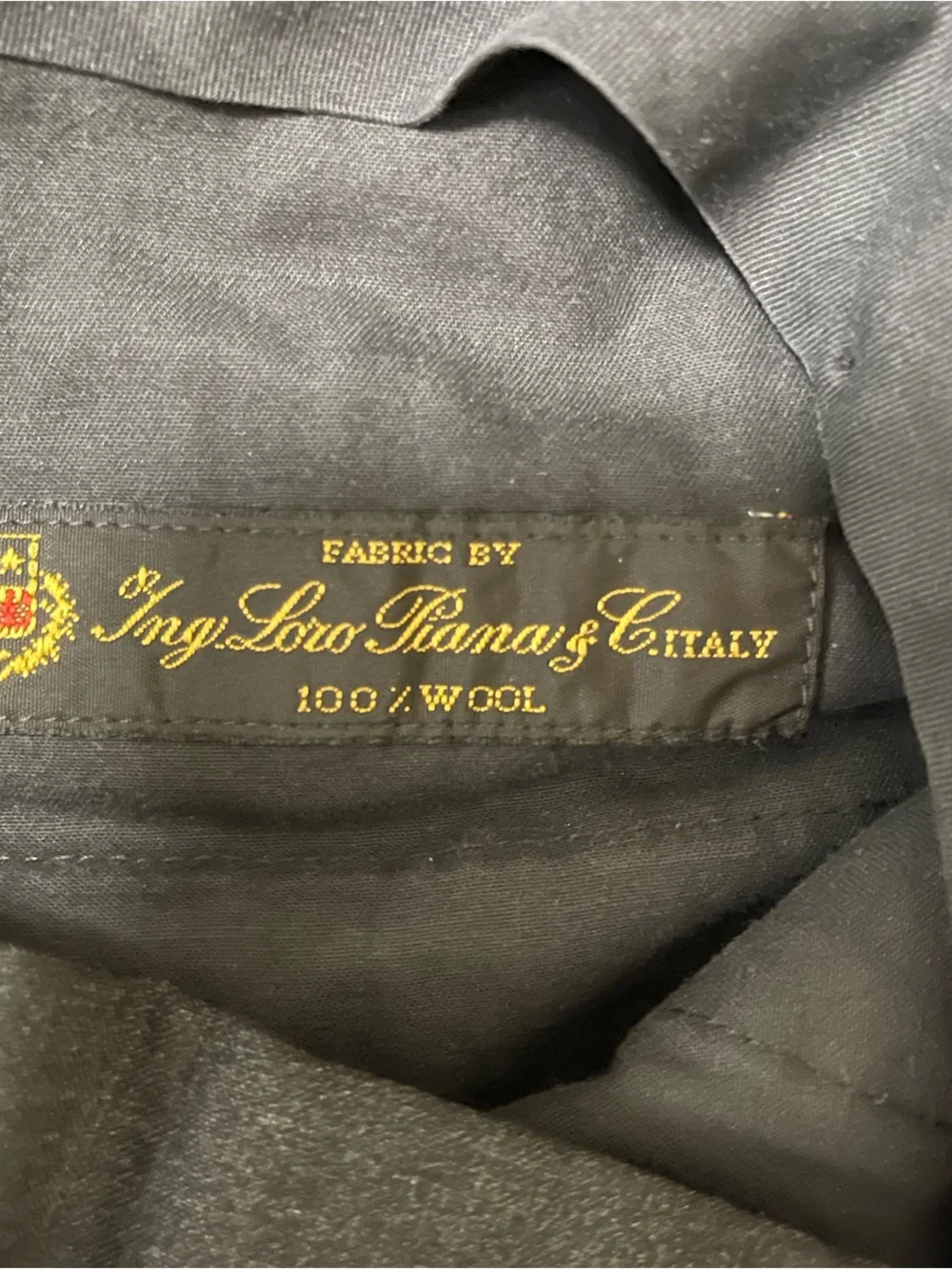 Brooks Brothers Dark Gray Men's Two-Button 💯Wool Suit: polished, tailored, old 💰